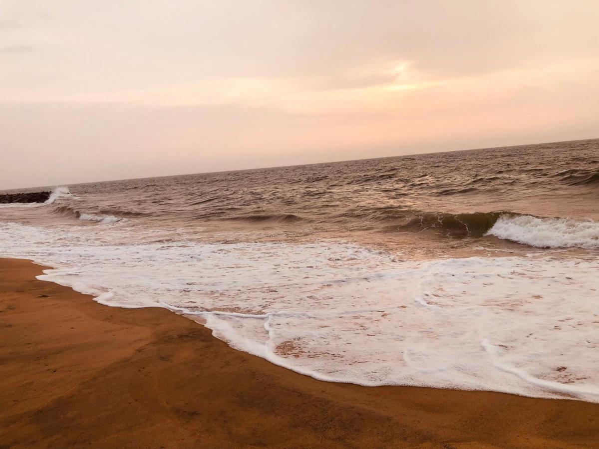 Honey Beach Negombo Buitenkant foto