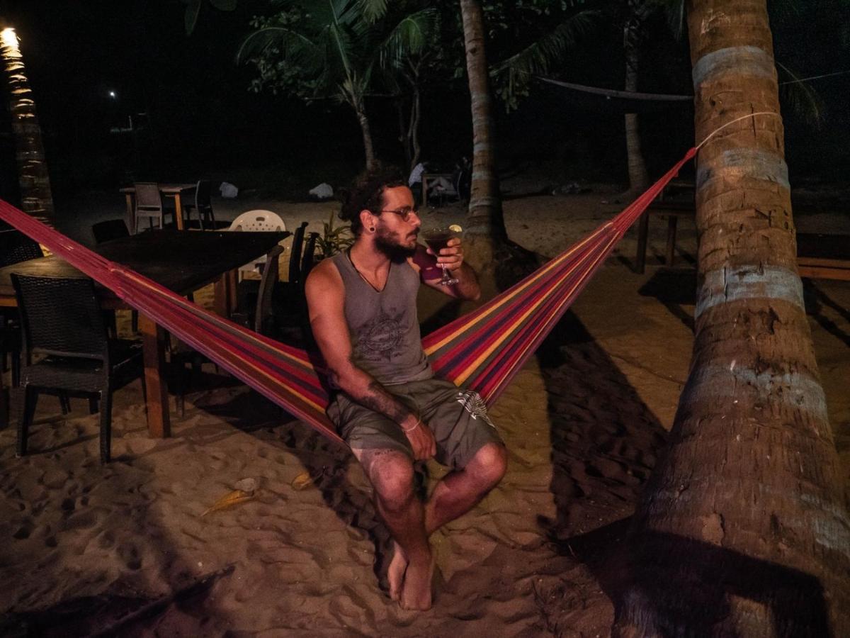 Honey Beach Negombo Buitenkant foto
