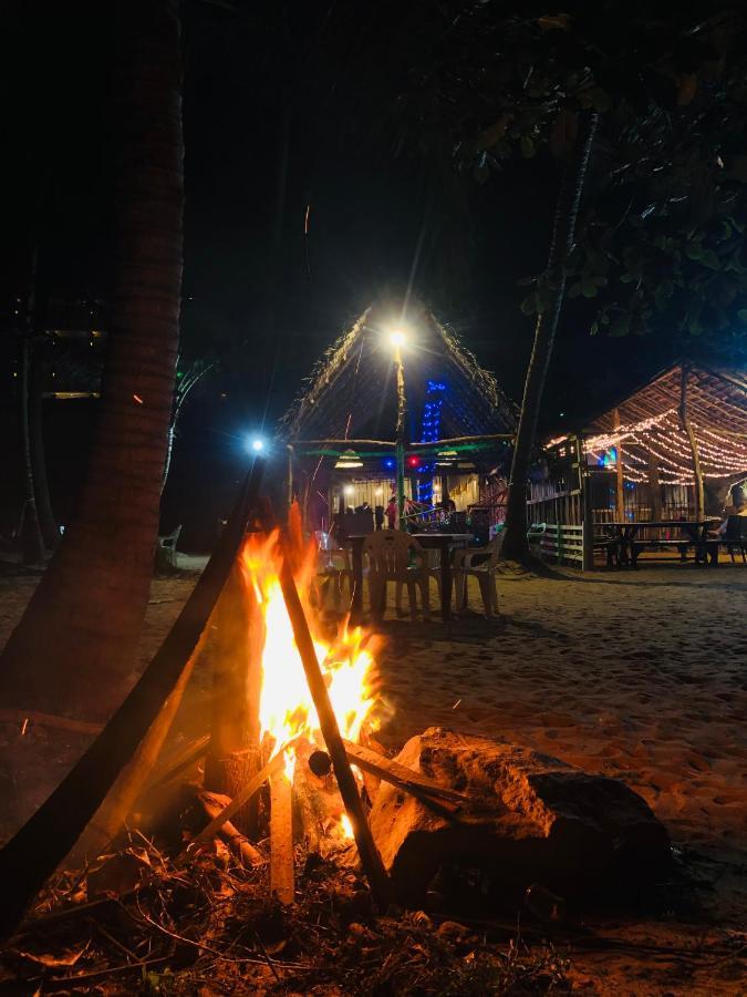 Honey Beach Negombo Buitenkant foto