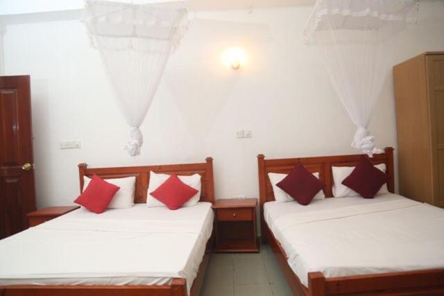 Honey Beach Negombo Buitenkant foto